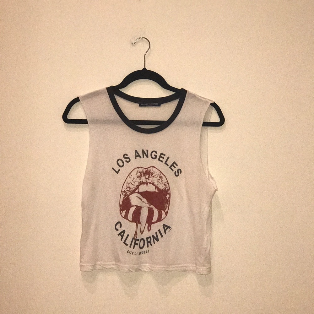 💀Brandy Melville Tan Patterned Crop Top💀